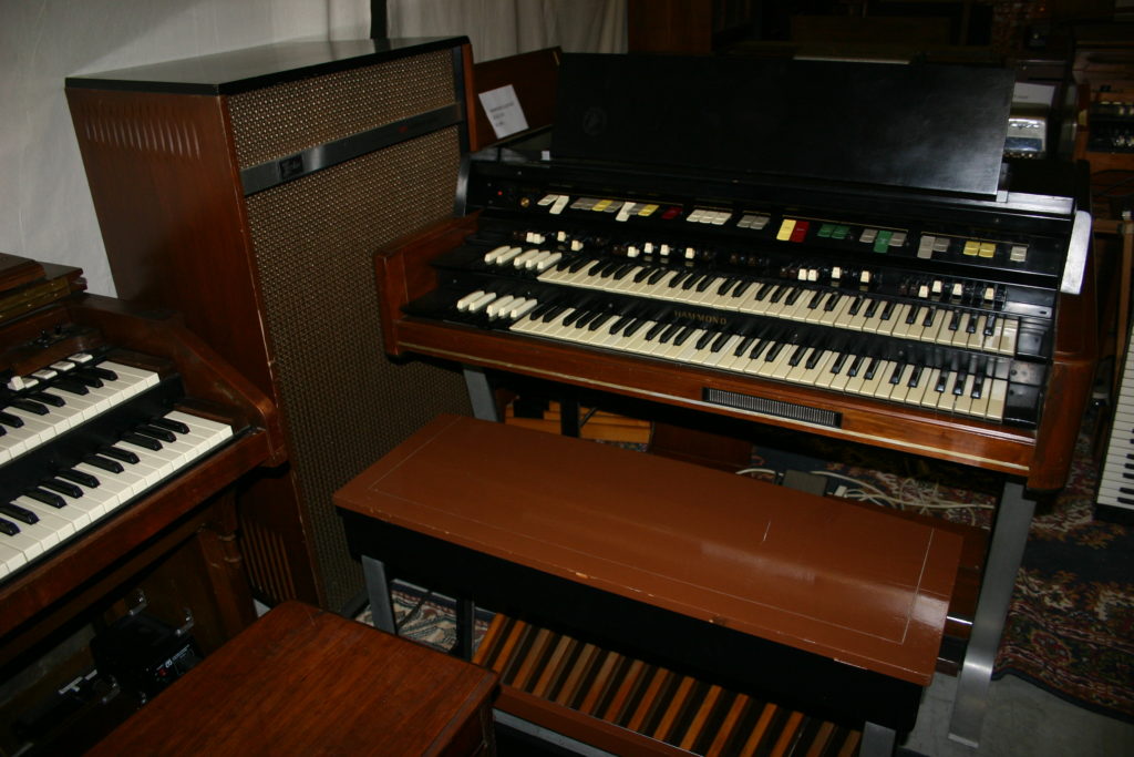 Hammond X77 met Leslie for sale